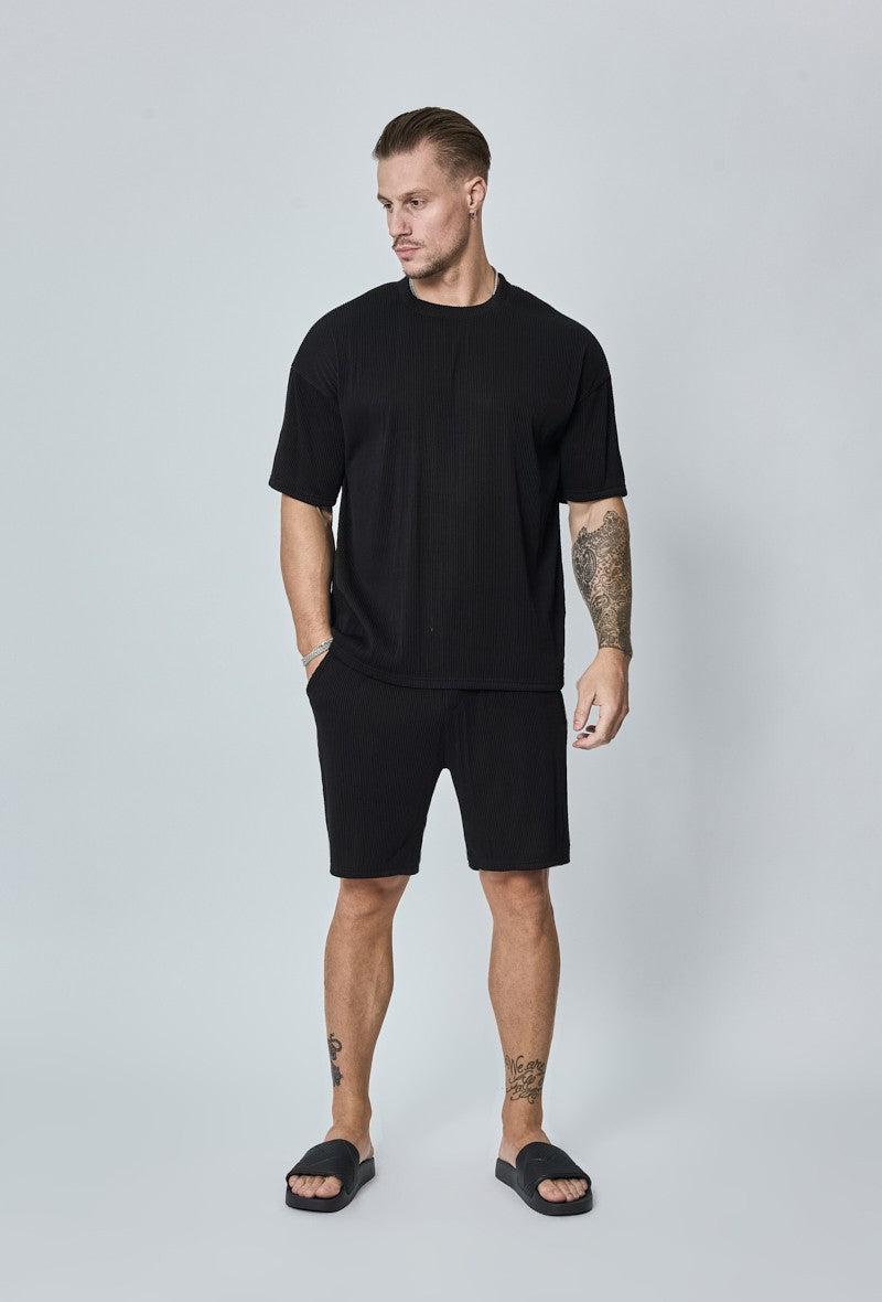 Plain shirt and outlet shorts