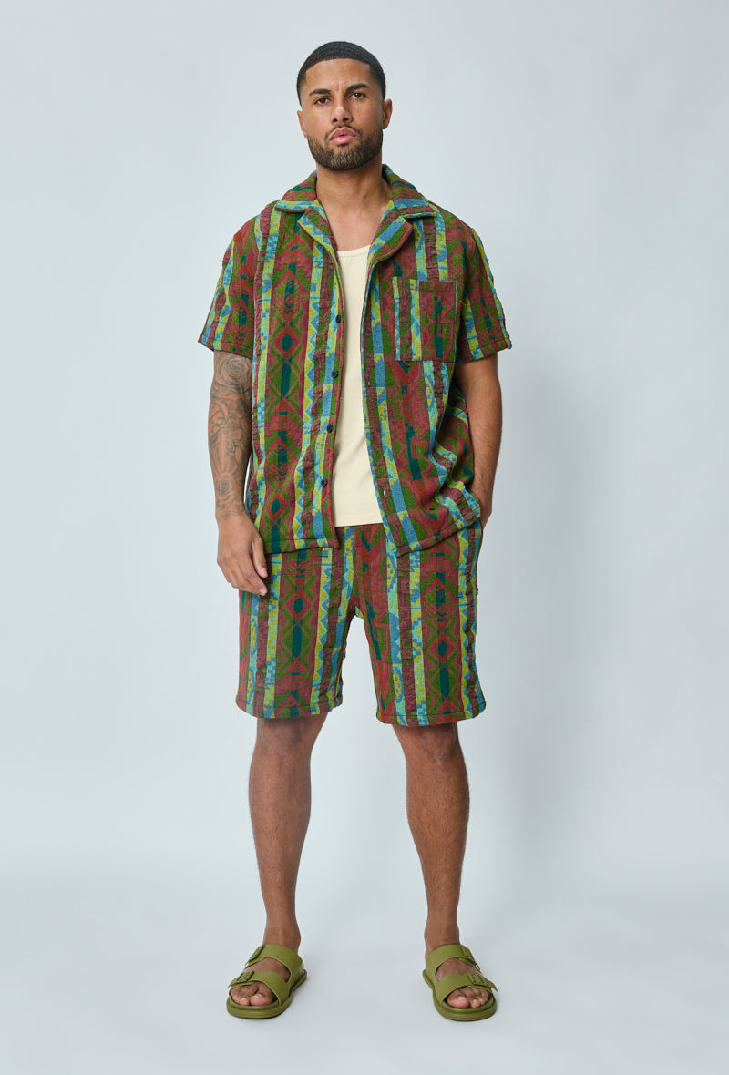 Ensemble short et chemise manche courte a motifs géométriques