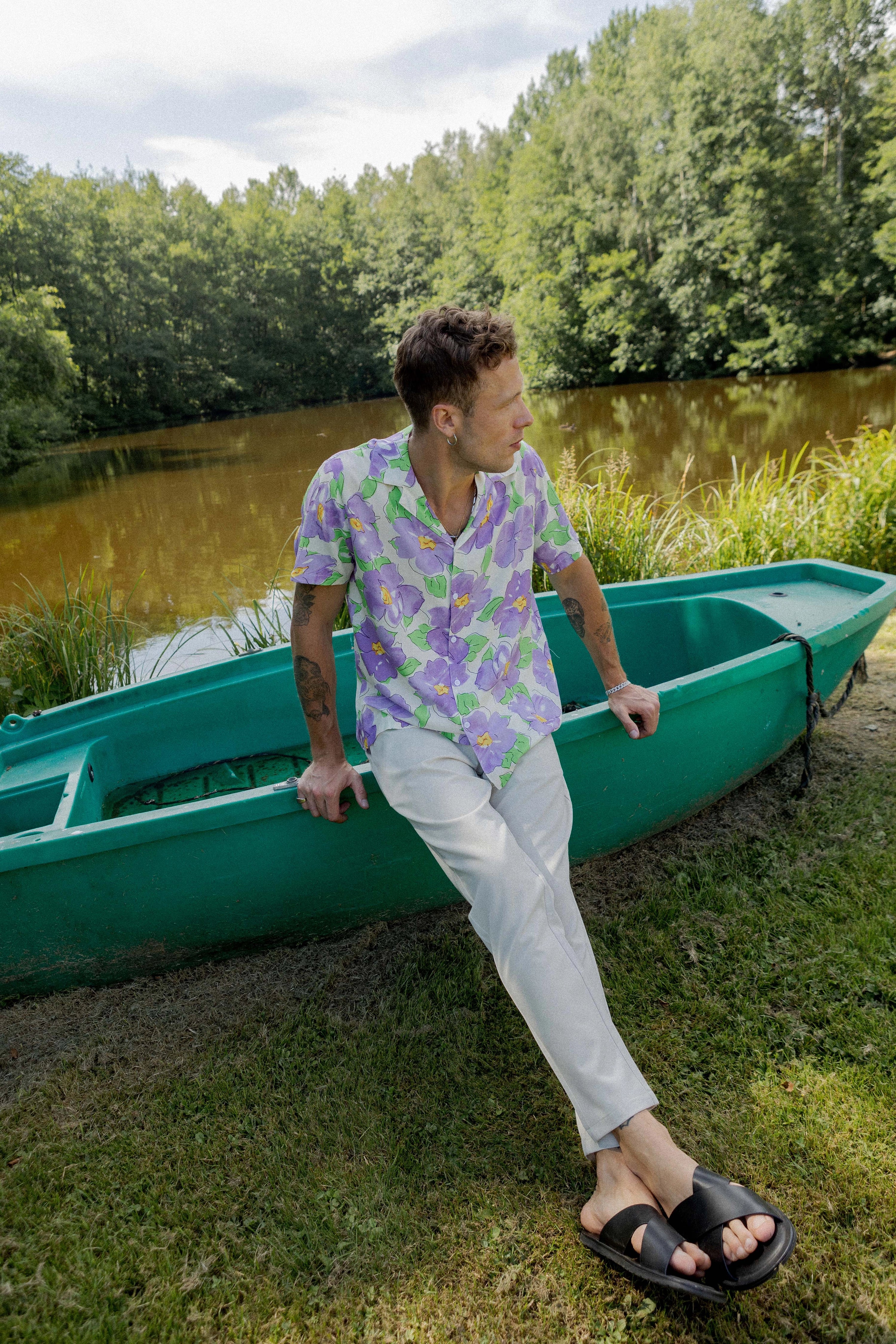 Chemise à manches courtes avec un motif floral