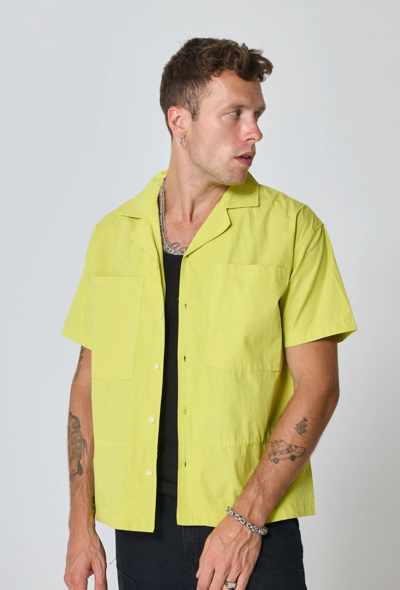 Plain short-sleeved shirt