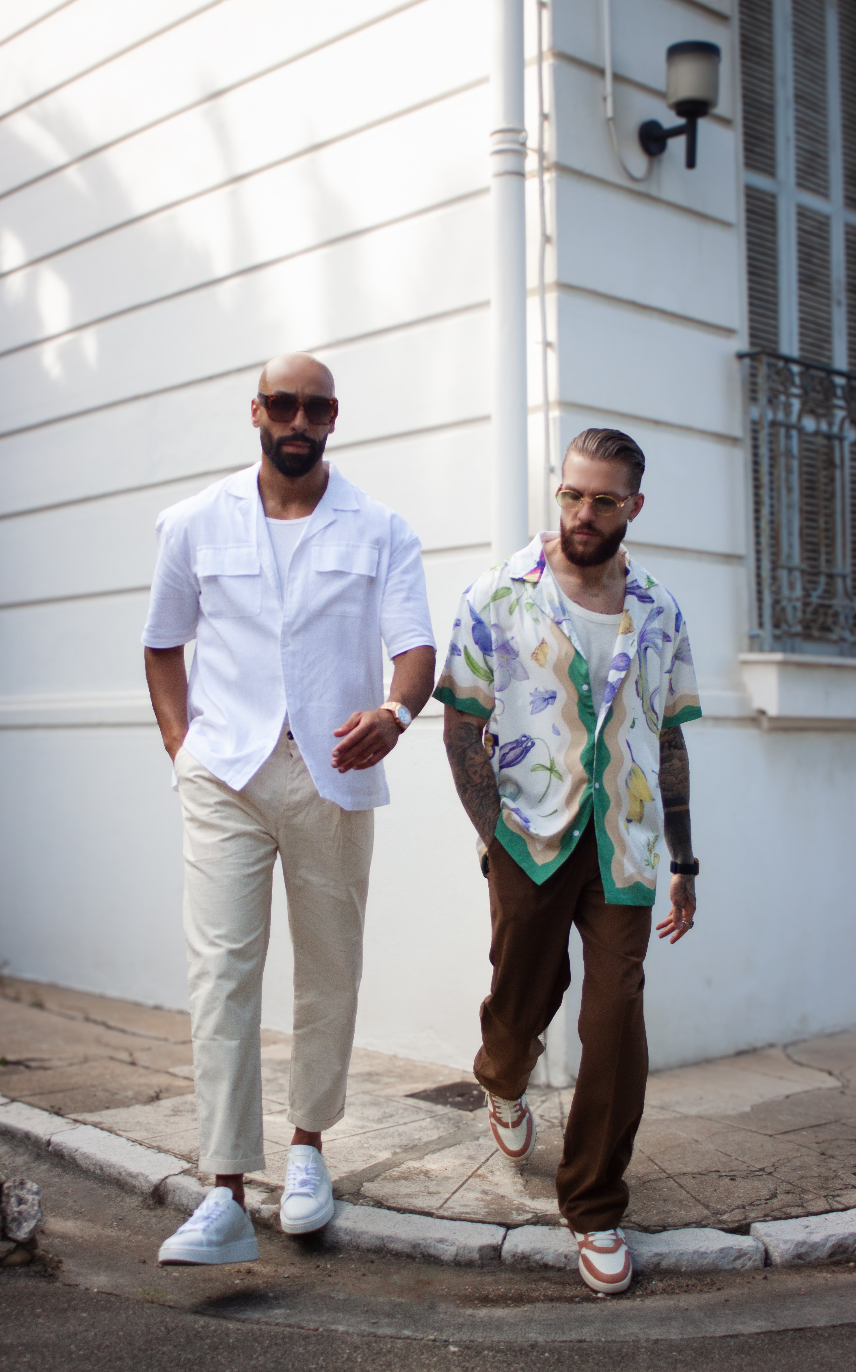 Chemise chic avec des motifs botaniques