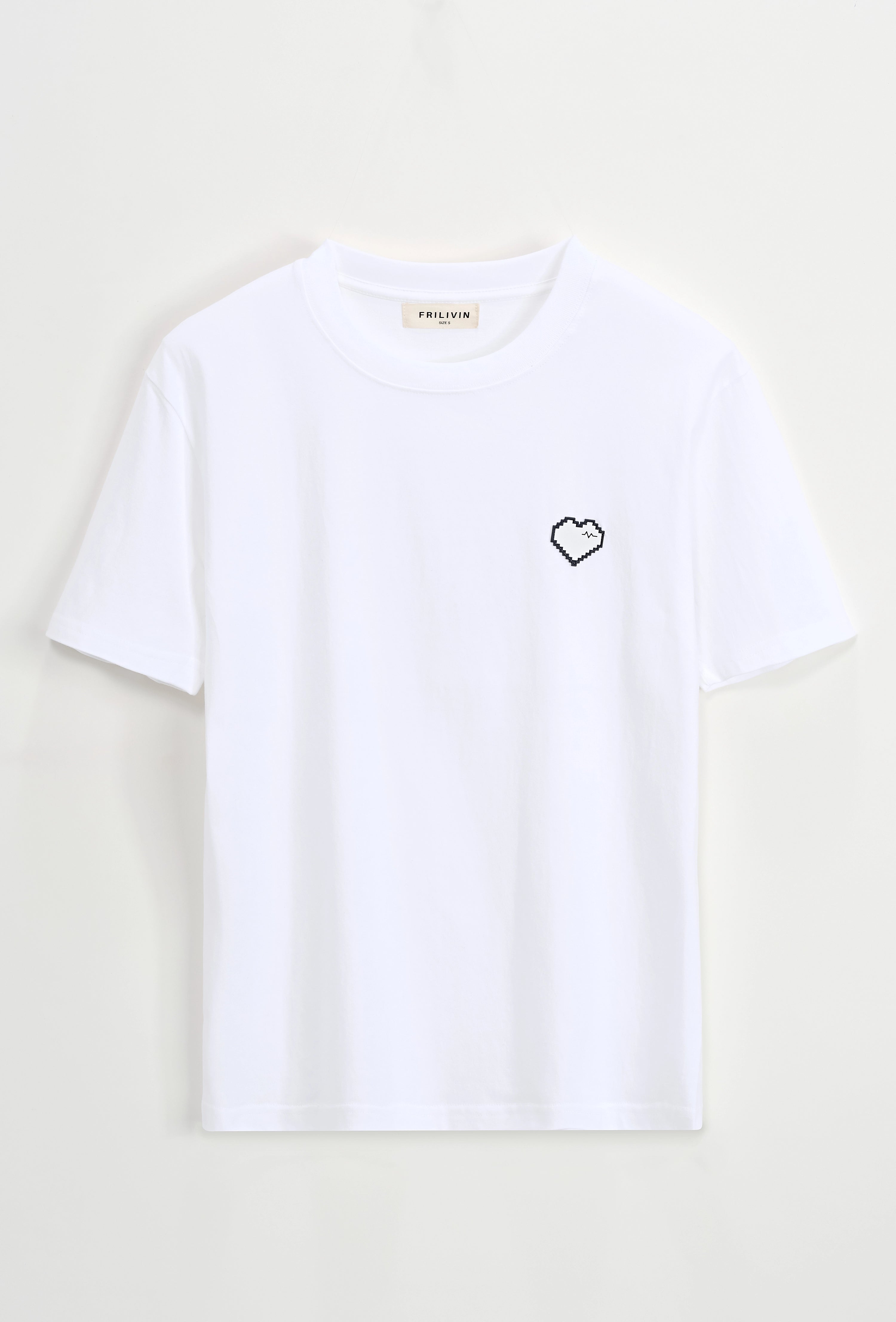 T-shirt uni à coeur