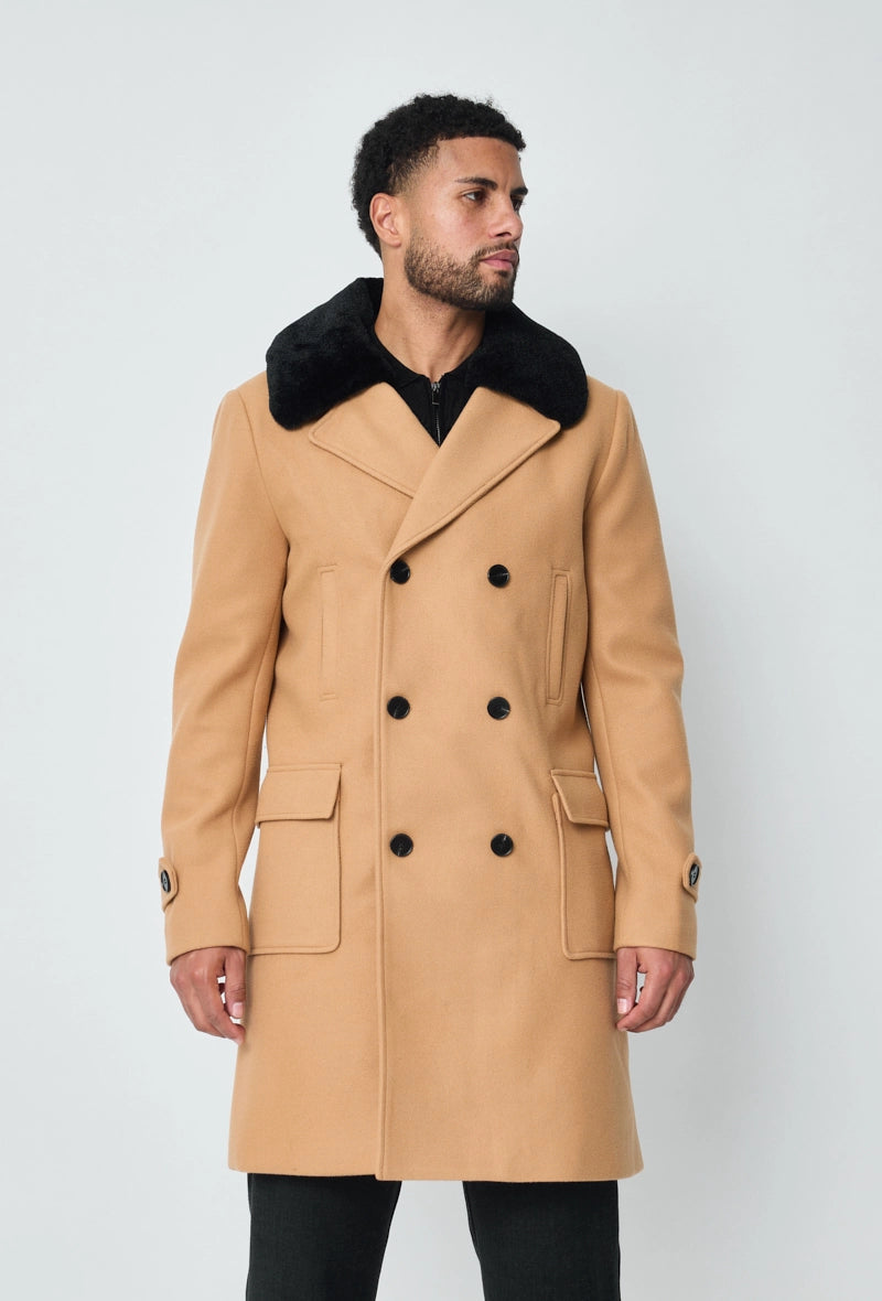 Manteau boutonné col à fourrure