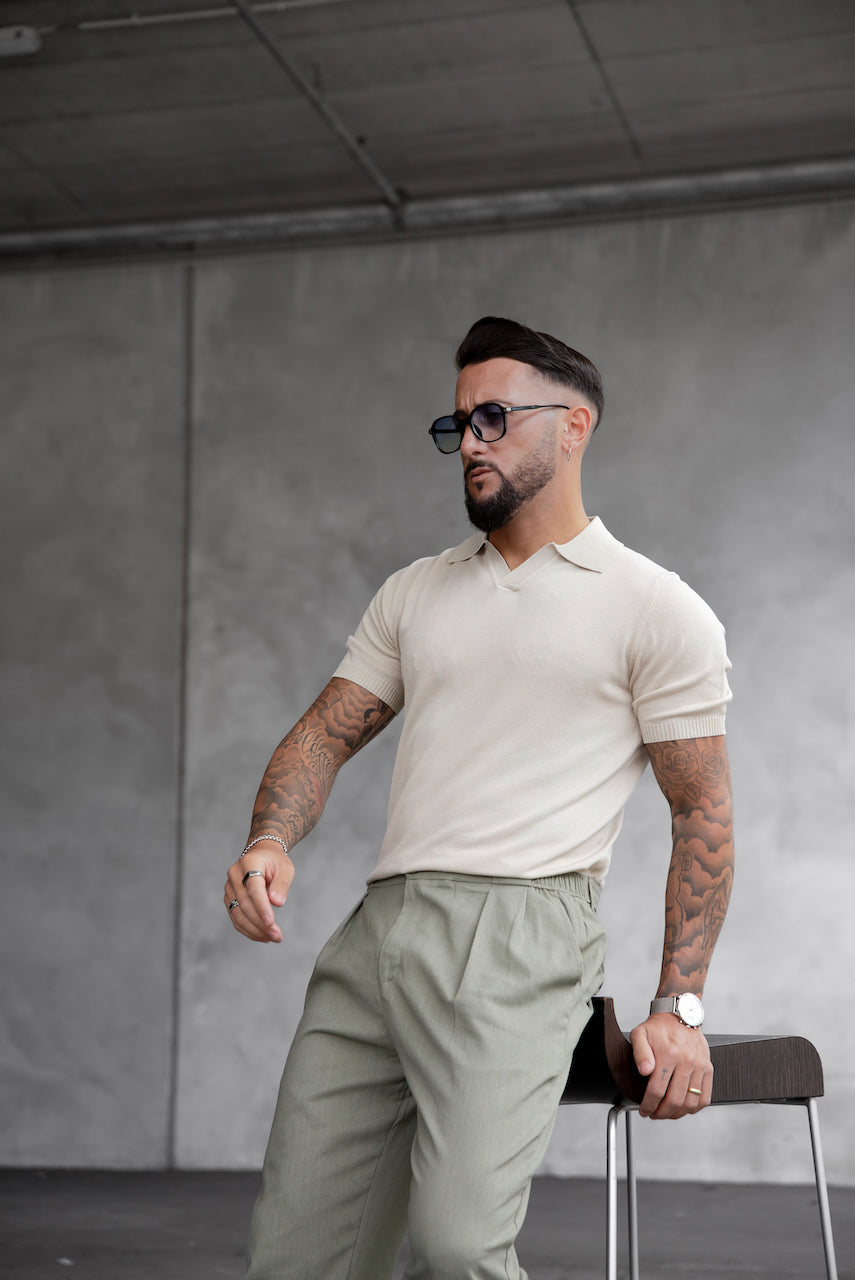 Short-sleeved plain knitted polo shirt